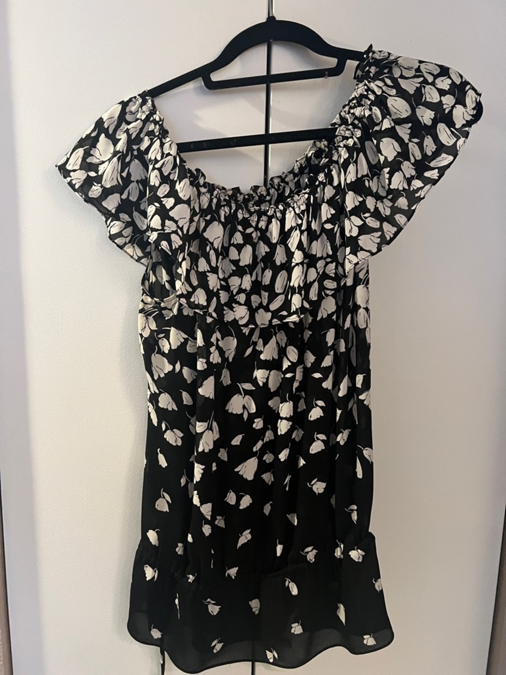 Black House White market Silk Floral Women's Top Sz M